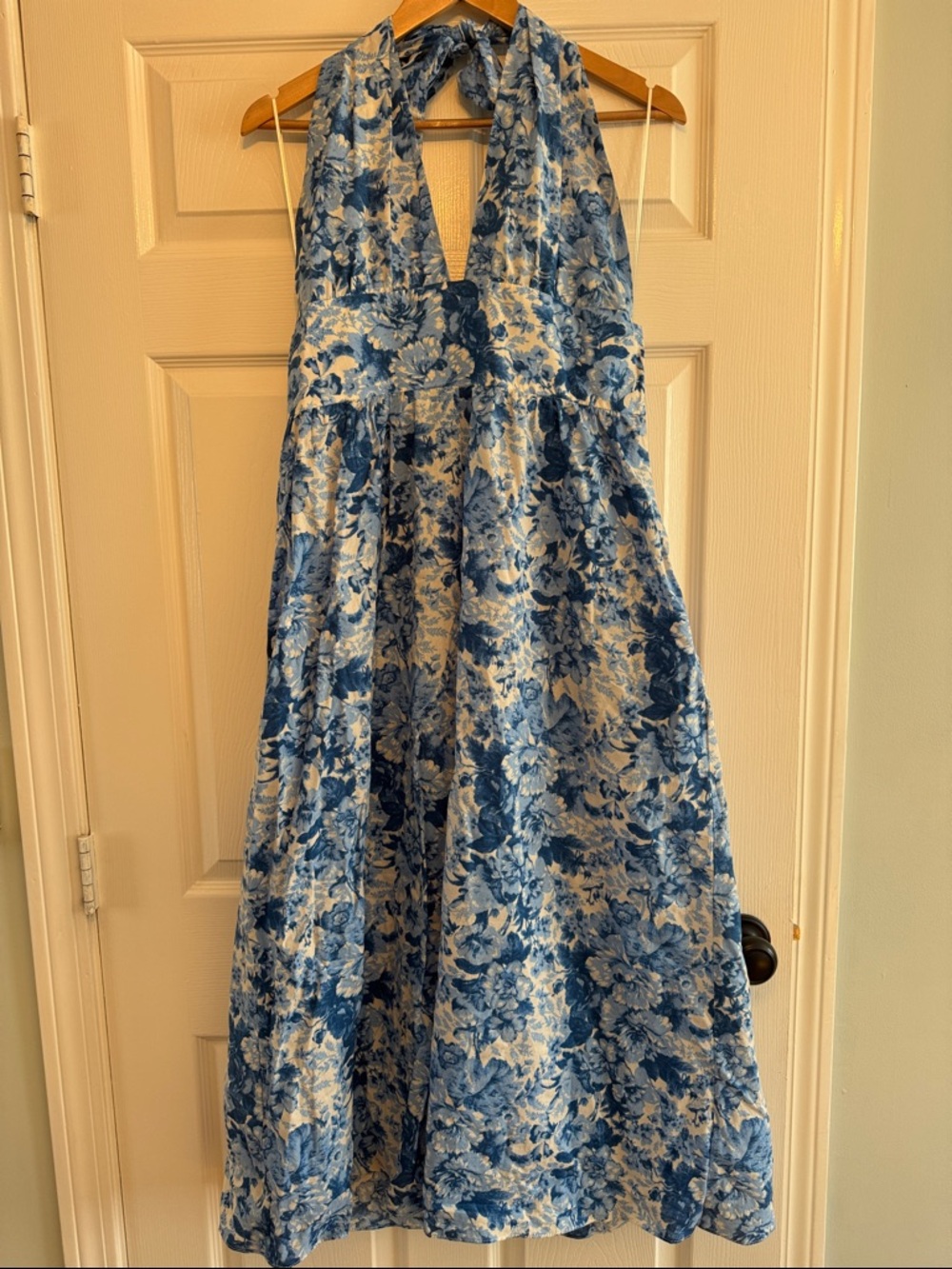 Zara Blue and White Floral Midi Dress